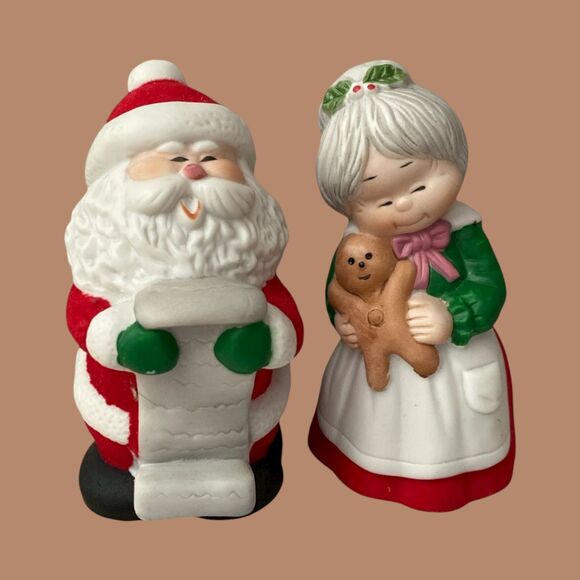 Jasco Winter Wonderland Santa & Mrs Claus Christmas Bell Figurines Set 4.5" - Picture 1 of 10